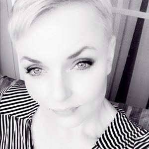 Meet your Posher, Danyelle